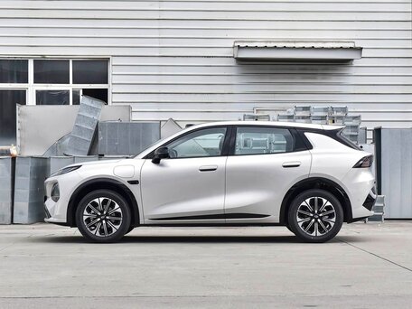 2026 Changan Qiyuan Q05 51.9 kWh II, серебристый, 2558000 рублей, вид 3