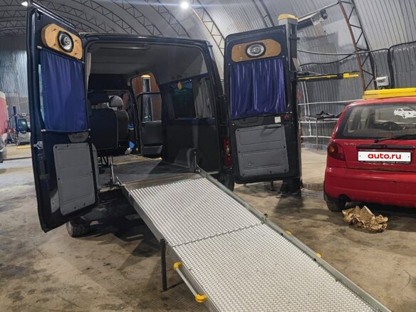 2010 Ford Transit, серый, 1850000 рублей - вид 3