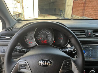 2015 Kia Rio III Рестайлинг, серый, 1020000 рублей, вид 4