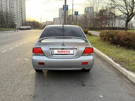 2009 Mitsubishi Lancer Classic IX Рестайлинг, серебристый, 650000 рублей, вид 4