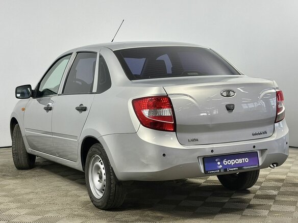 2014 Lada (ВАЗ) Granta I, серебристый, 525000 рублей - вид 3