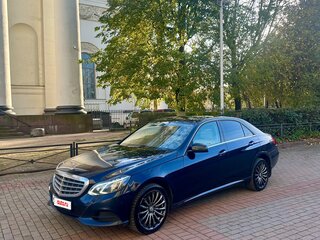 2013 Mercedes-Benz E-Класс 200 IV (W212, S212, C207) Рестайлинг, синий, 1820000 рублей, вид 1