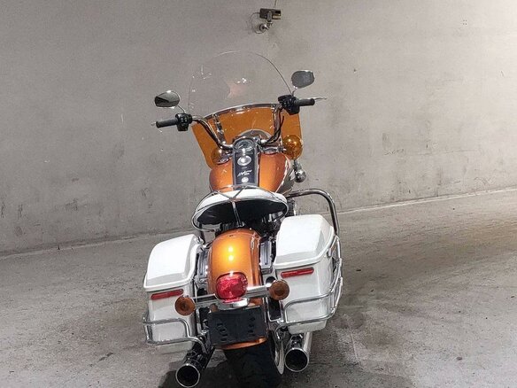 2023 Harley-Davidson Electra Glide, оранжевый, 2580000 рублей - вид 3