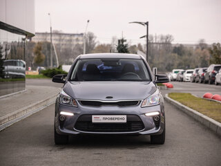 2019 Kia Rio IV, серый, 1329777 рублей, вид 4