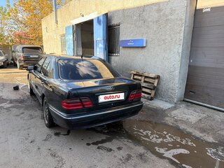 2001 Mercedes-Benz E-Класс 280 II (W210, S210) Рестайлинг, чёрный, 270000 рублей, вид 5