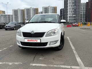 2013 Skoda Fabia II Рестайлинг, белый, 465000 рублей, вид 2