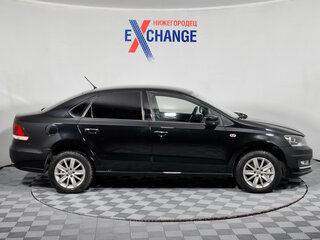2015 Volkswagen Polo V Рестайлинг, чёрный, 881000 рублей, вид 4