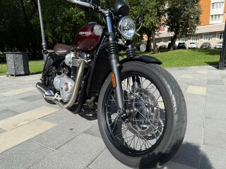 2019 Triumph Bonneville Bobber, пурпурный, 1600000 рублей, вид 5
