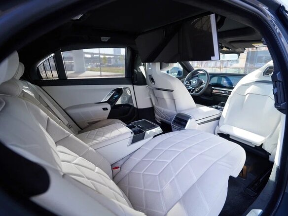 2025 BMW 7 серии 740d xDrive VII (G70), серый, 15900000 рублей - вид 27