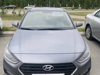 2017 Hyundai Solaris II, серый, 862700 рублей, вид 2