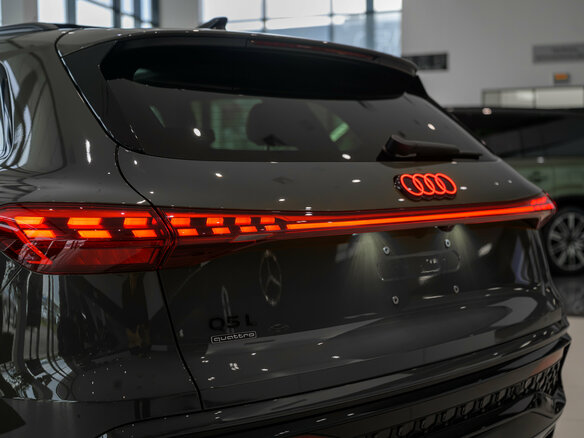 2026 Audi Q5 L III (GU), зелёный, 7540000 рублей - вид 16