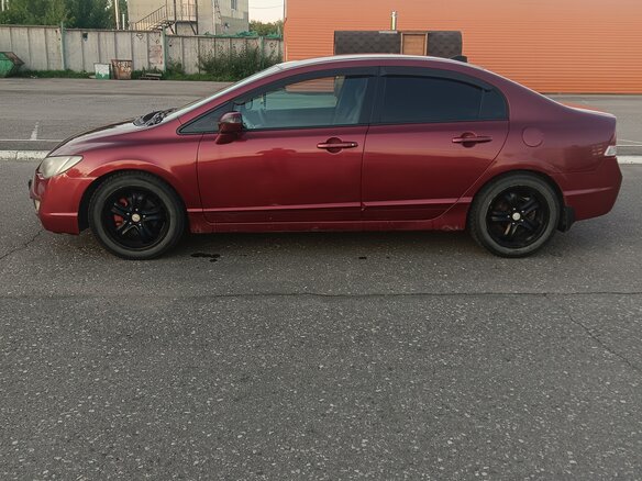 2008 Honda Civic VIII, красный - вид 1