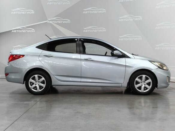 2011 Hyundai Solaris I, голубой, 650000 рублей - вид 5