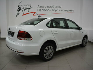 2020 Volkswagen Polo V Рестайлинг, белый, 1379000 рублей, вид 4