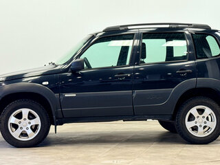 2016 Chevrolet Niva I Рестайлинг, чёрный, 605000 рублей, вид 2