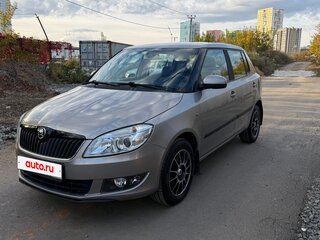 2011 Skoda Fabia II Рестайлинг, серый, 600000 рублей, вид 3