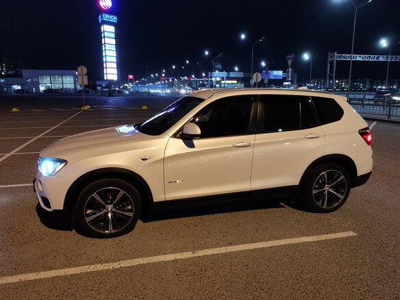 2015 BMW X3 20i xDrive II (F25) Рестайлинг, белый, 2500000 рублей - вид 4