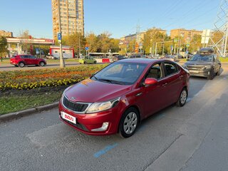 2011 Kia Rio 4-speed III, красный, 650000 рублей, вид 2