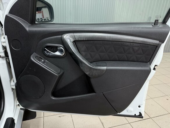 2015 Renault Duster I Рестайлинг, белый, 1289000 рублей - вид 13