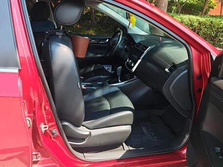 2023 Nissan Tiida II (China Market), красный, 1000000 рублей, вид 5