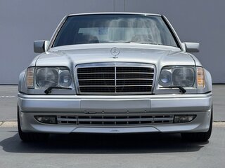 1994 Mercedes-Benz E-Класс AMG 60 AMG I (W124), серебристый, 25500000 рублей, вид 3