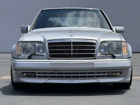 1994 Mercedes-Benz E-Класс AMG 60 AMG I (W124), серебристый, 25500000 рублей, вид 3