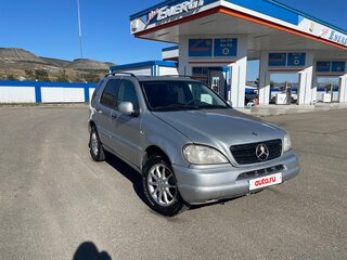 1999 Mercedes-Benz M-Класс 320 I (W163), серебристый, 520000 рублей, вид 3