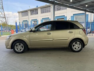 2011 Kia Rio II Рестайлинг, бежевый, 600000 рублей, вид 2