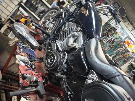 2010 Harley-Davidson Sportster 883, чёрный, 550000 рублей, вид 1