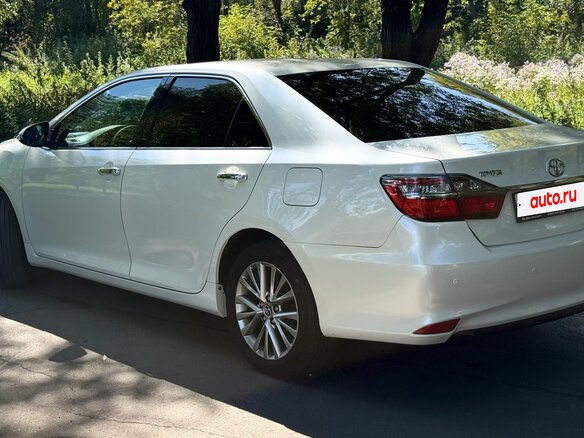 2016 Toyota Camry VII (XV50) Рестайлинг, белый, 2250000 рублей - вид 7