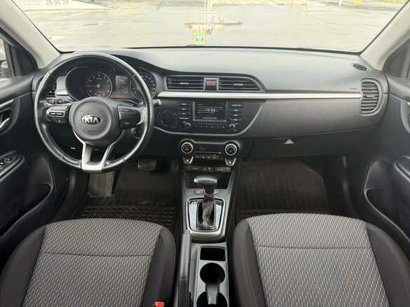 2018 Kia Rio IV, серебристый, 1155000 рублей - вид 7