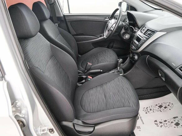 2014 Hyundai Solaris I Рестайлинг, серебристый, 1049000 рублей - вид 12