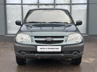 2018 Chevrolet Niva I Рестайлинг, зелёный, 700000 рублей, вид 3