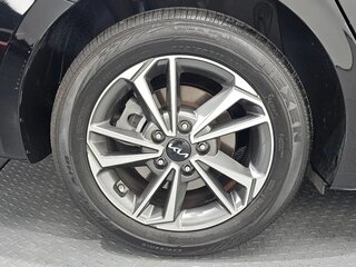 2023 Kia K3 II Рестайлинг, чёрный, 1670000 рублей, вид 5