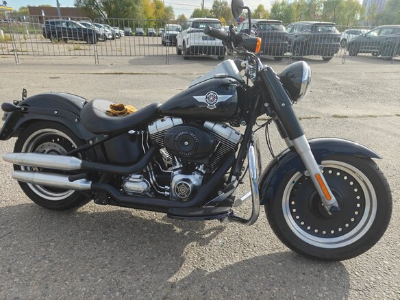 2010 Harley-Davidson Fat Boy, чёрный, 960000 рублей - вид 4
