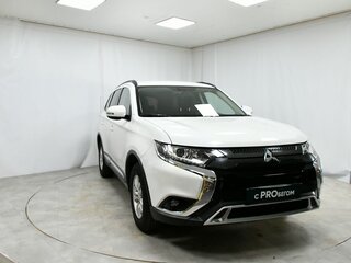2022 Mitsubishi Outlander III Рестайлинг 3, белый, 2945000 рублей, вид 3