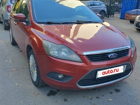 2009 Ford Focus II Рестайлинг, красный, 420000 рублей, вид 3