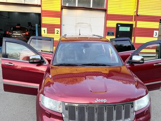 2011 Jeep Grand Cherokee IV (WK2), красный, 2200000 рублей, вид 1