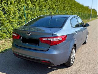 2013 Kia Rio 5-speed III, голубой, 709000 рублей, вид 4