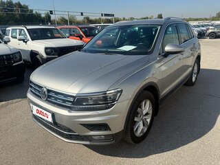 2017 Volkswagen Tiguan II, серебристый, 2260000 рублей, вид 1