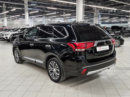 2016 Mitsubishi Outlander III Рестайлинг 2, чёрный, 1459000 рублей, вид 4