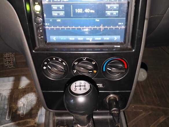 2002 Kia Sephia II Рестайлинг, серебристый, 200000 рублей - вид 15