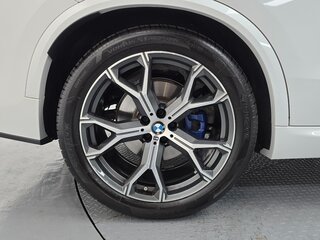 2025 BMW X5 40i IV (G05/G18) Рестайлинг, белый, 12450548 рублей, вид 5