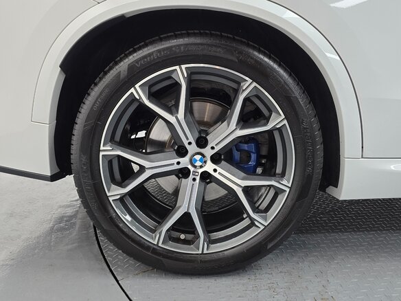2025 BMW X5 40i IV (G05/G18) Рестайлинг, белый, 12250548 рублей - вид 4
