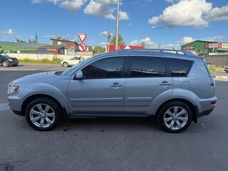 2010 Mitsubishi Outlander II Рестайлинг, серебристый, 1200000 рублей, вид 4
