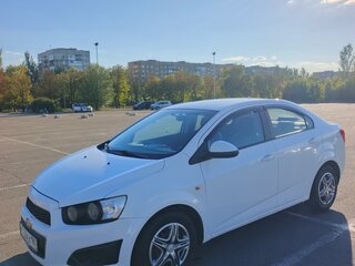 2013 Chevrolet Aveo II, белый, 700000 рублей, вид 5