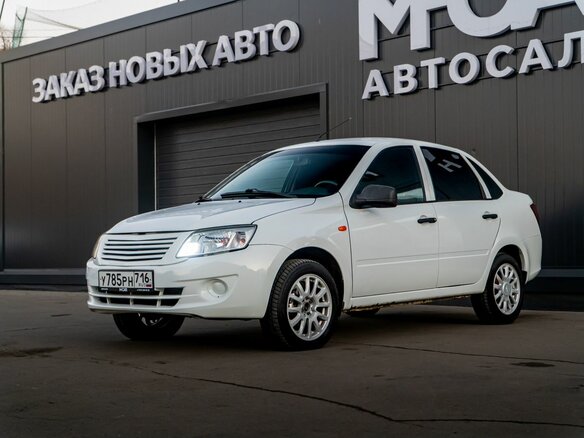 2014 Lada (ВАЗ) Granta I, белый, 390000 рублей