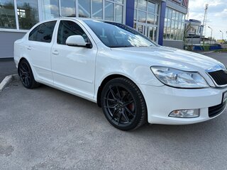 2013 Skoda Octavia DSG7 II (A5) Рестайлинг, белый, 1100000 рублей, вид 4