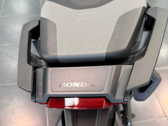 2026 Honda X-ADV, чёрный, 1650000 рублей - вид 5