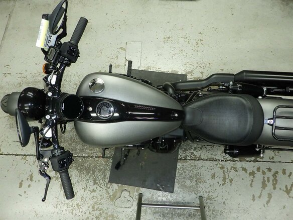 2023 Indian Chief Bobber, серый, 1699000 рублей - вид 10